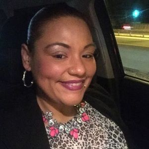 Meet your Posher, Desiree